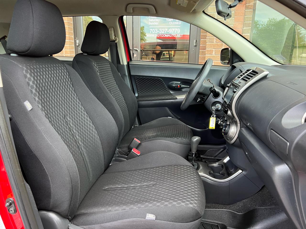 Scion xD 5-Door Hatchback 4-Spd AT 2014
