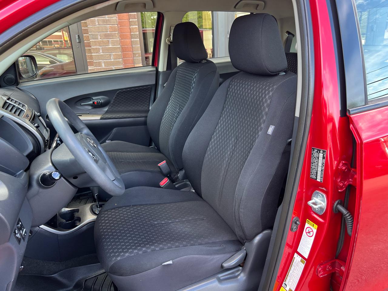 Scion xD 5-Door Hatchback 4-Spd AT 2014