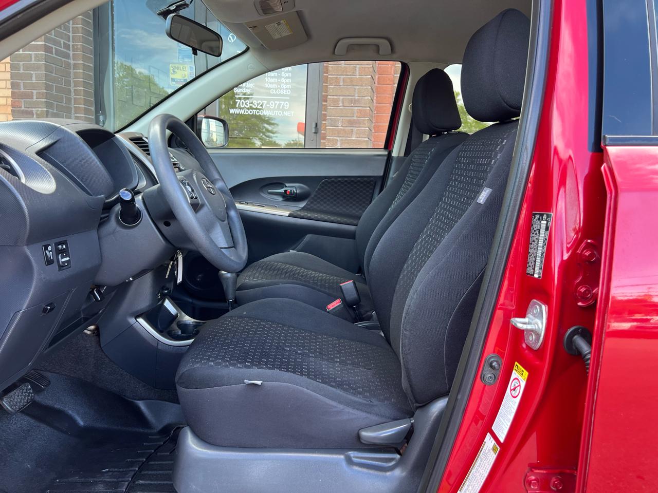 Scion xD 5-Door Hatchback 4-Spd AT 2014