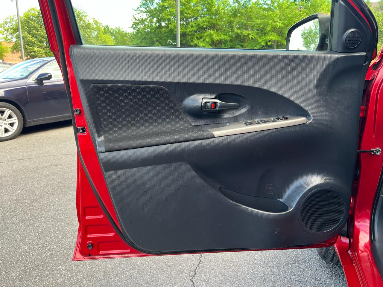 Scion xD 5-Door Hatchback 4-Spd AT 2014