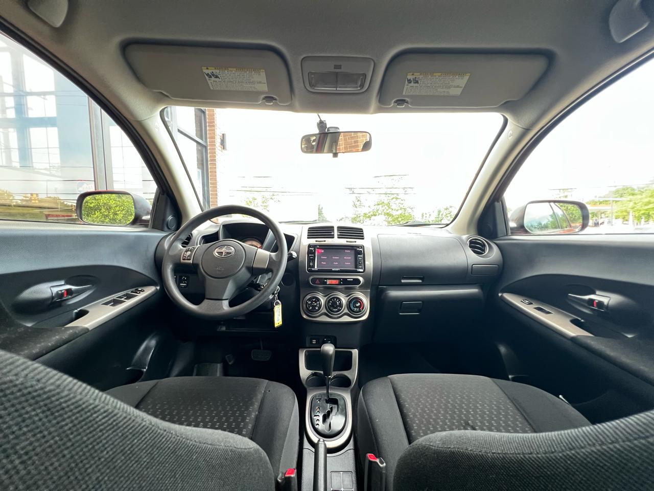 Scion xD 5-Door Hatchback 4-Spd AT 2014