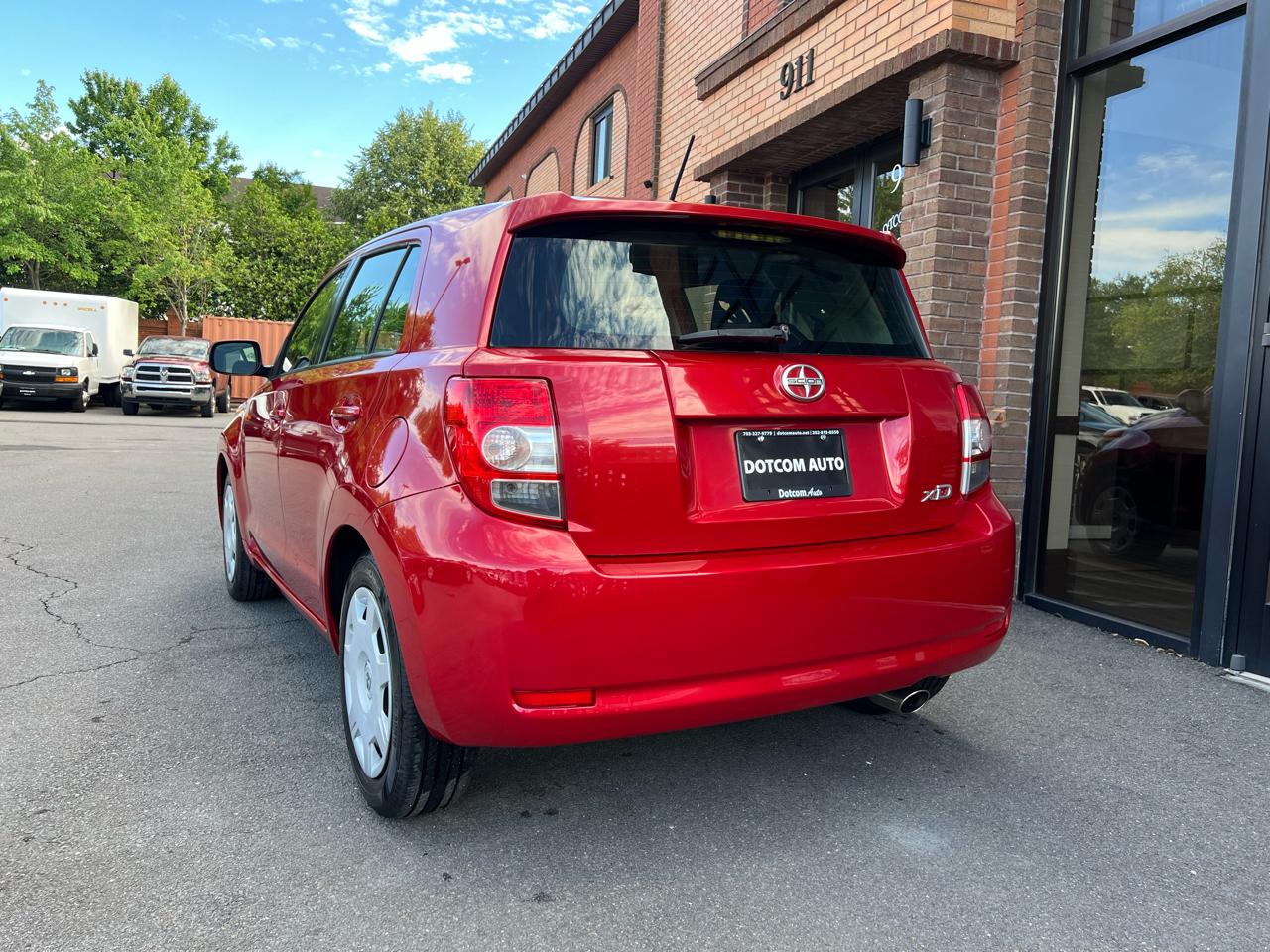 Scion xD 5-Door Hatchback 4-Spd AT 2014