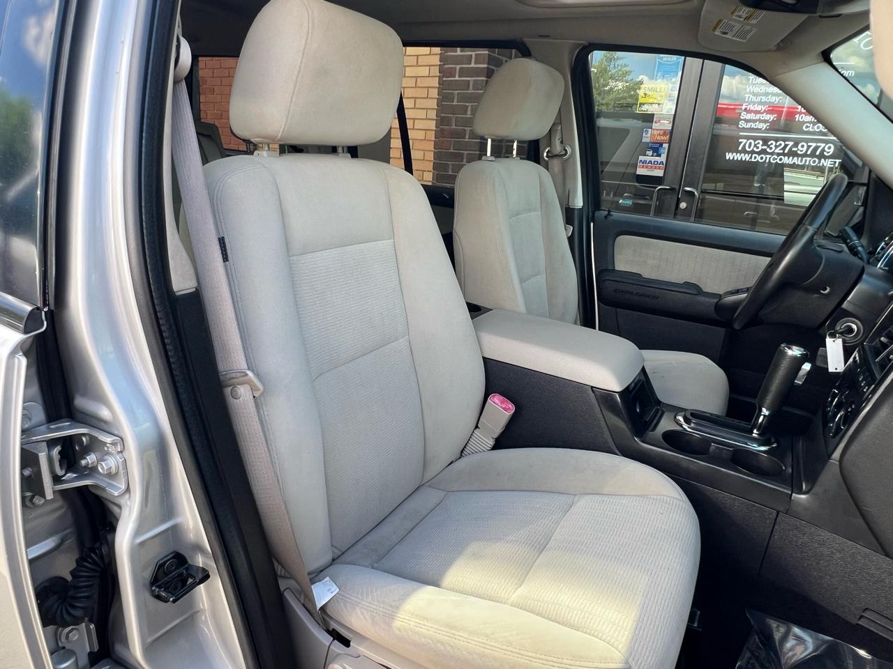 Ford Explorer XLT 4.0L 4WD 2008