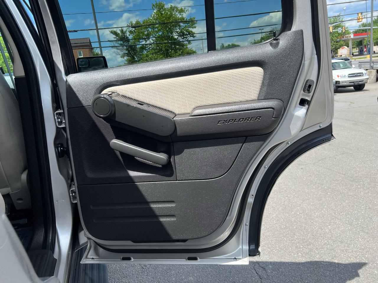 Ford Explorer XLT 4.0L 4WD 2008