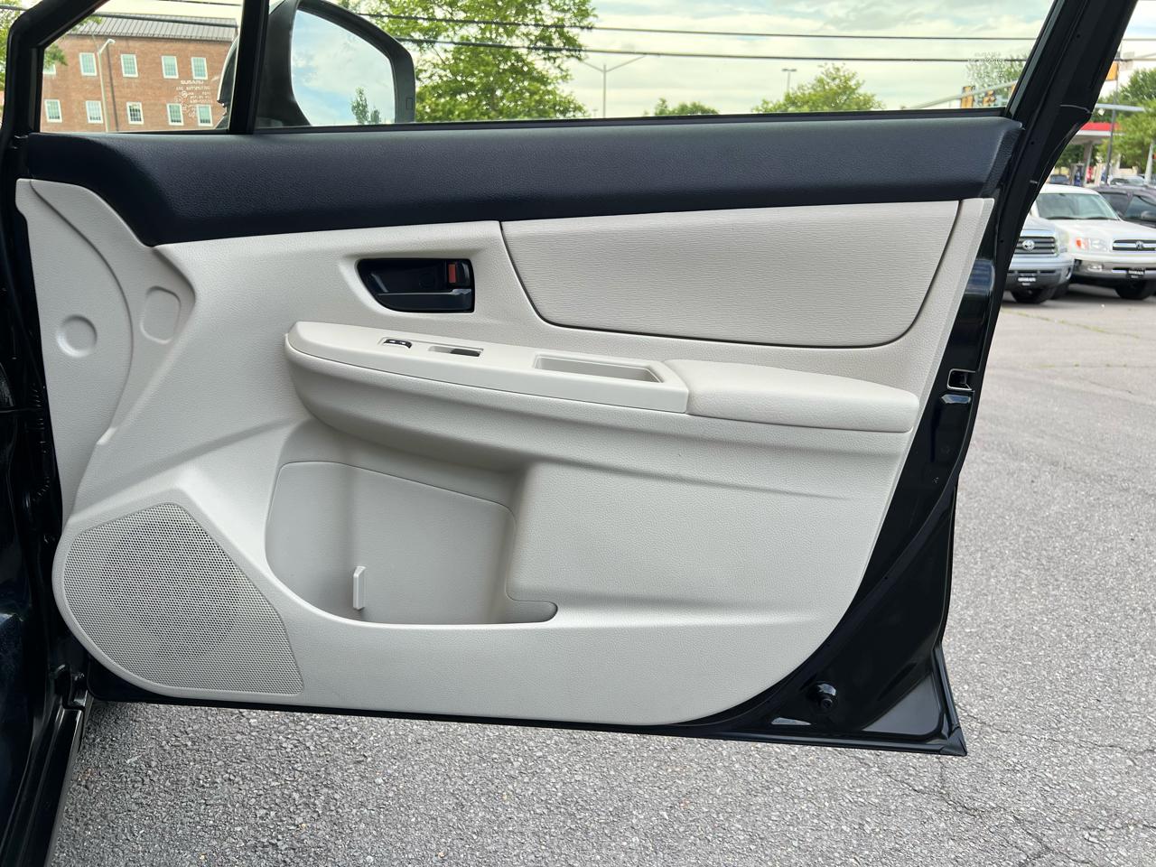 Subaru Impreza Base 5-Door 2014