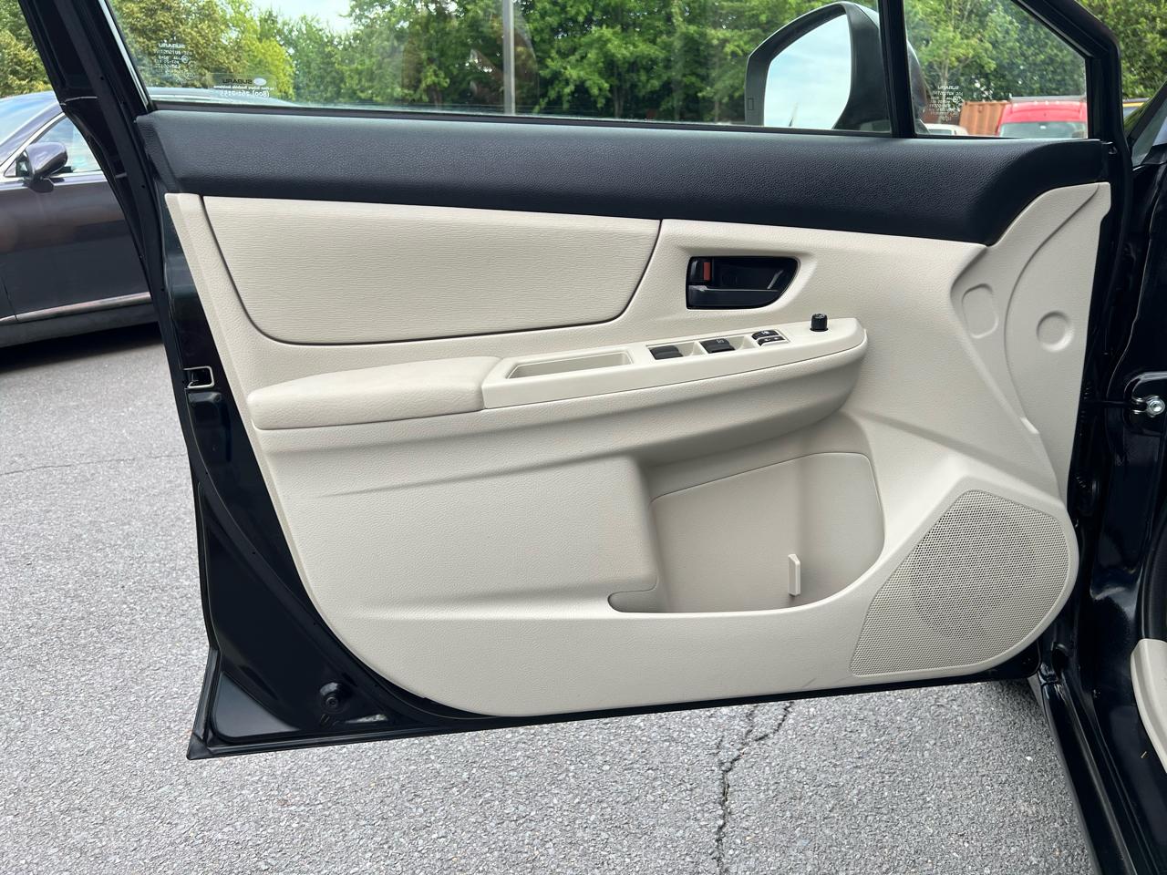 Subaru Impreza Base 5-Door 2014