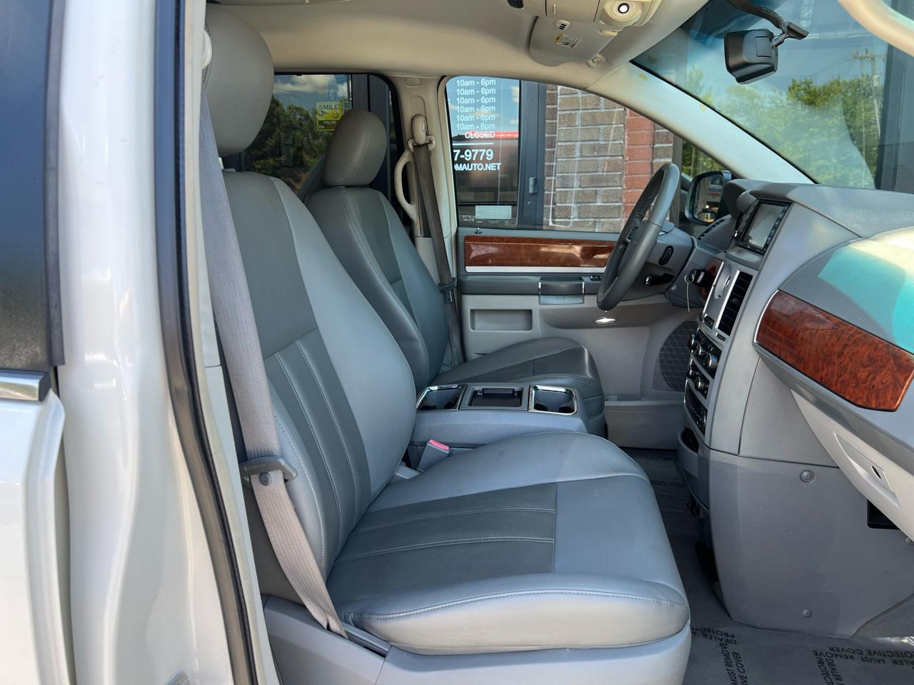 Chrysler Town & Country Touring 2009