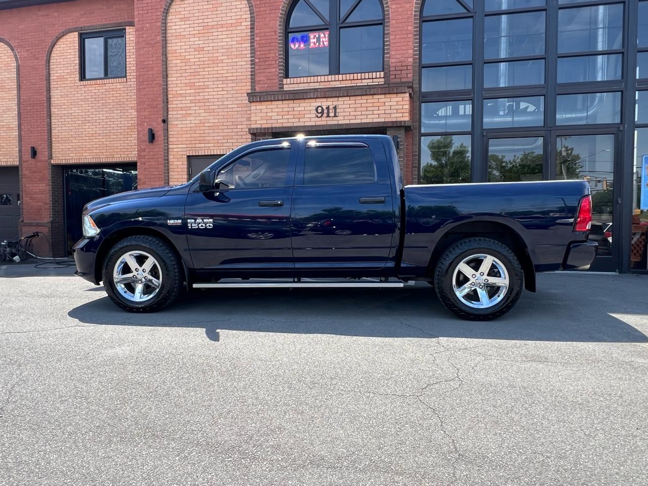 RAM 1500 Tradesman Crew Cab SWB 4WD 2017
