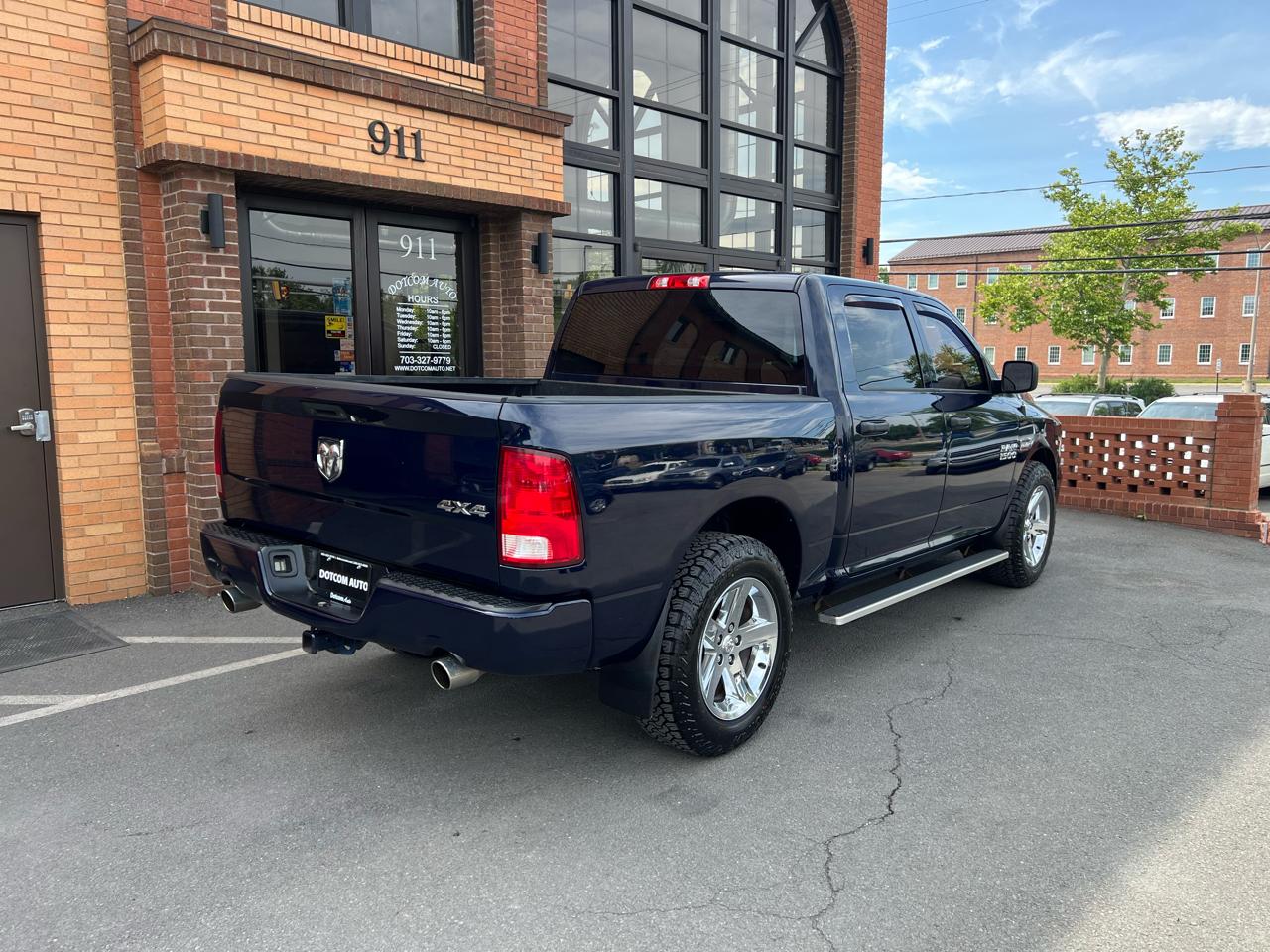 RAM 1500 Tradesman Crew Cab SWB 4WD 2017