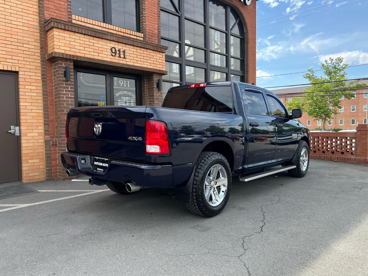 RAM 1500 Tradesman Crew Cab SWB 4WD 2017