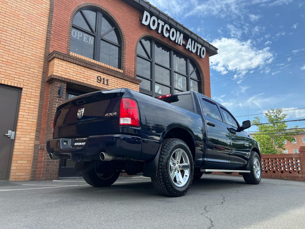 RAM 1500 Tradesman Crew Cab SWB 4WD 2017