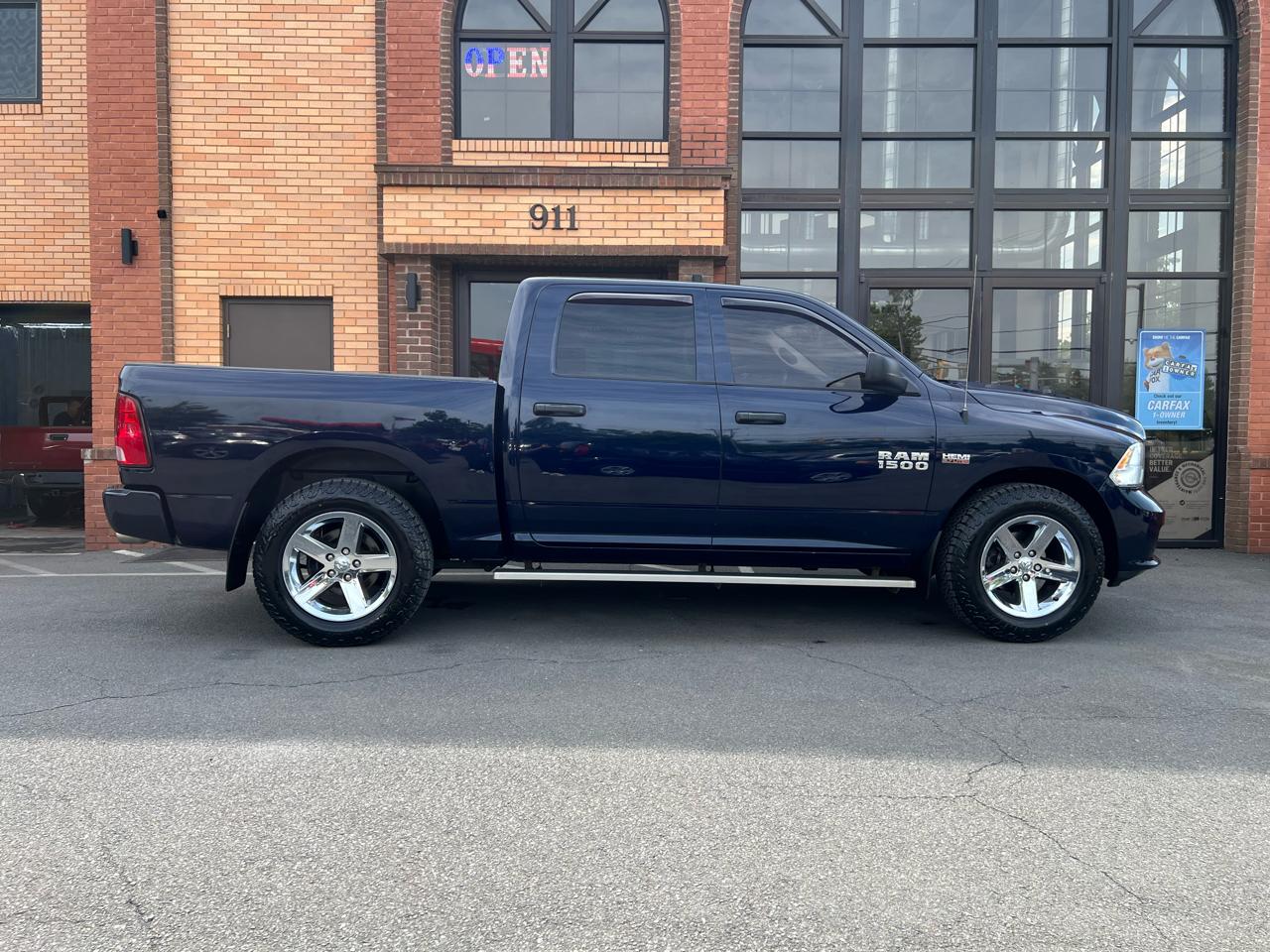 RAM 1500 Tradesman Crew Cab SWB 4WD 2017