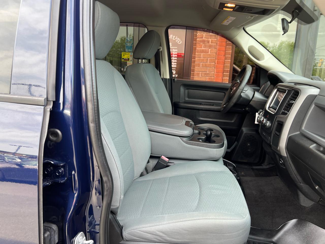 RAM 1500 Tradesman Crew Cab SWB 4WD 2017