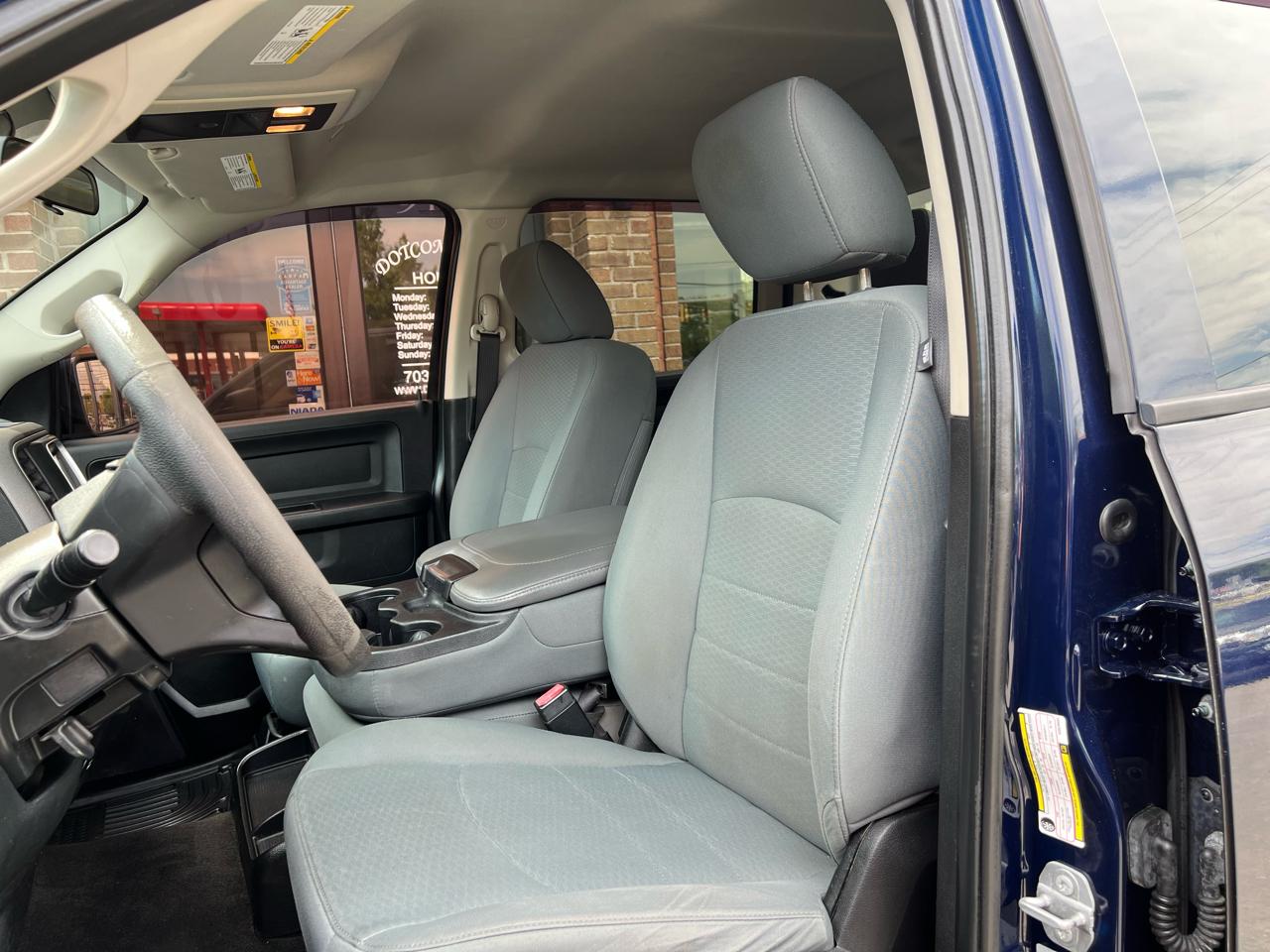 RAM 1500 Tradesman Crew Cab SWB 4WD 2017