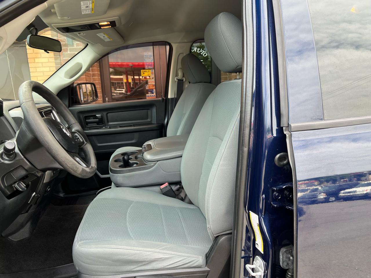 RAM 1500 Tradesman Crew Cab SWB 4WD 2017