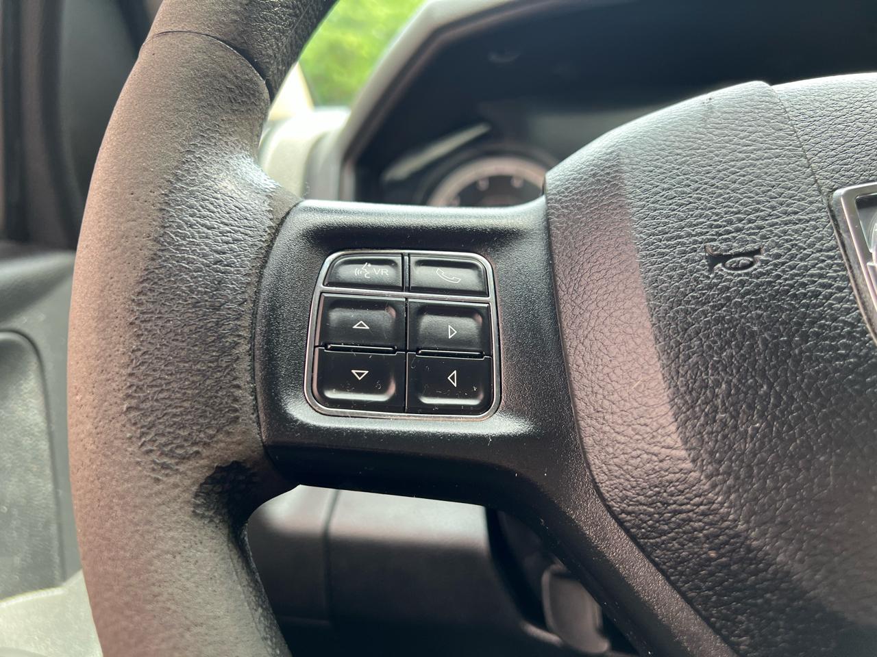 RAM 1500 Tradesman Crew Cab SWB 4WD 2017