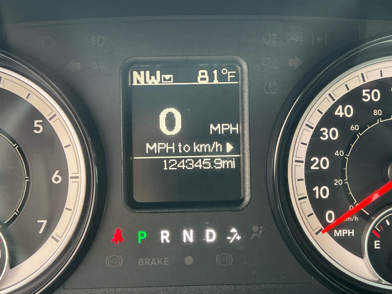RAM 1500 Tradesman Crew Cab SWB 4WD 2017