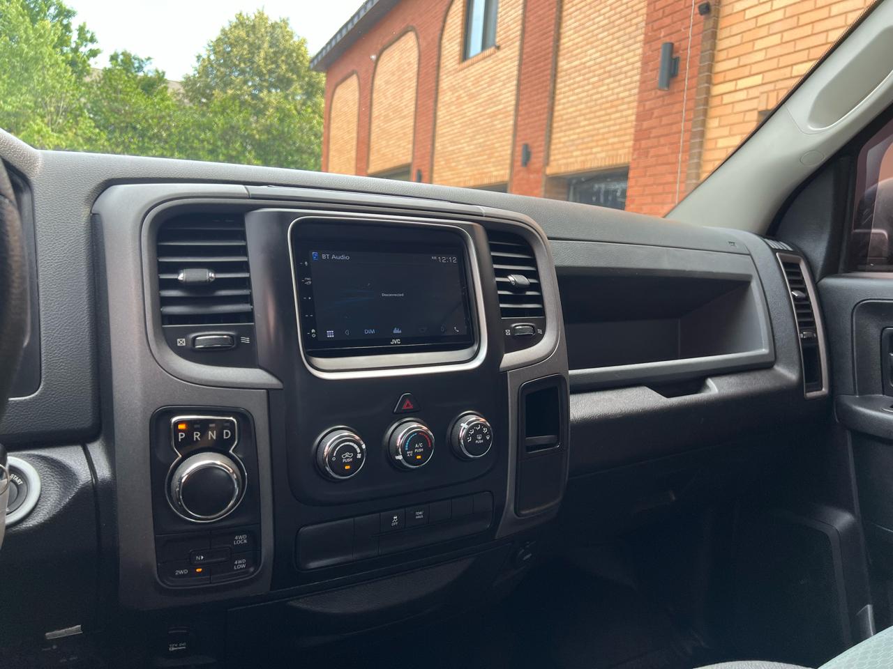 RAM 1500 Tradesman Crew Cab SWB 4WD 2017