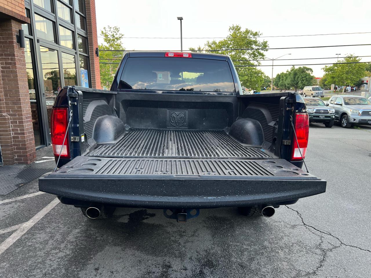 RAM 1500 Tradesman Crew Cab SWB 4WD 2017