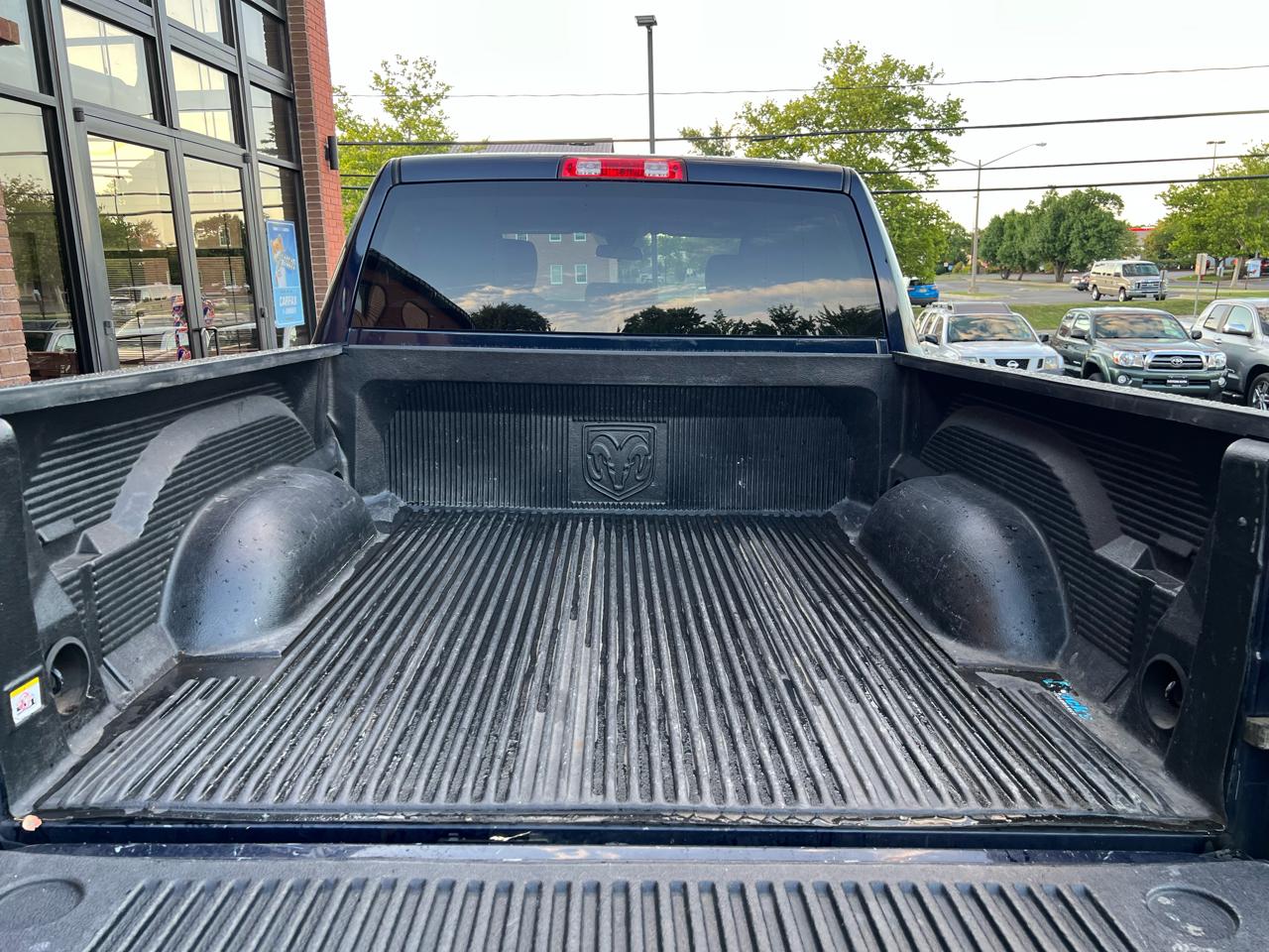 RAM 1500 Tradesman Crew Cab SWB 4WD 2017
