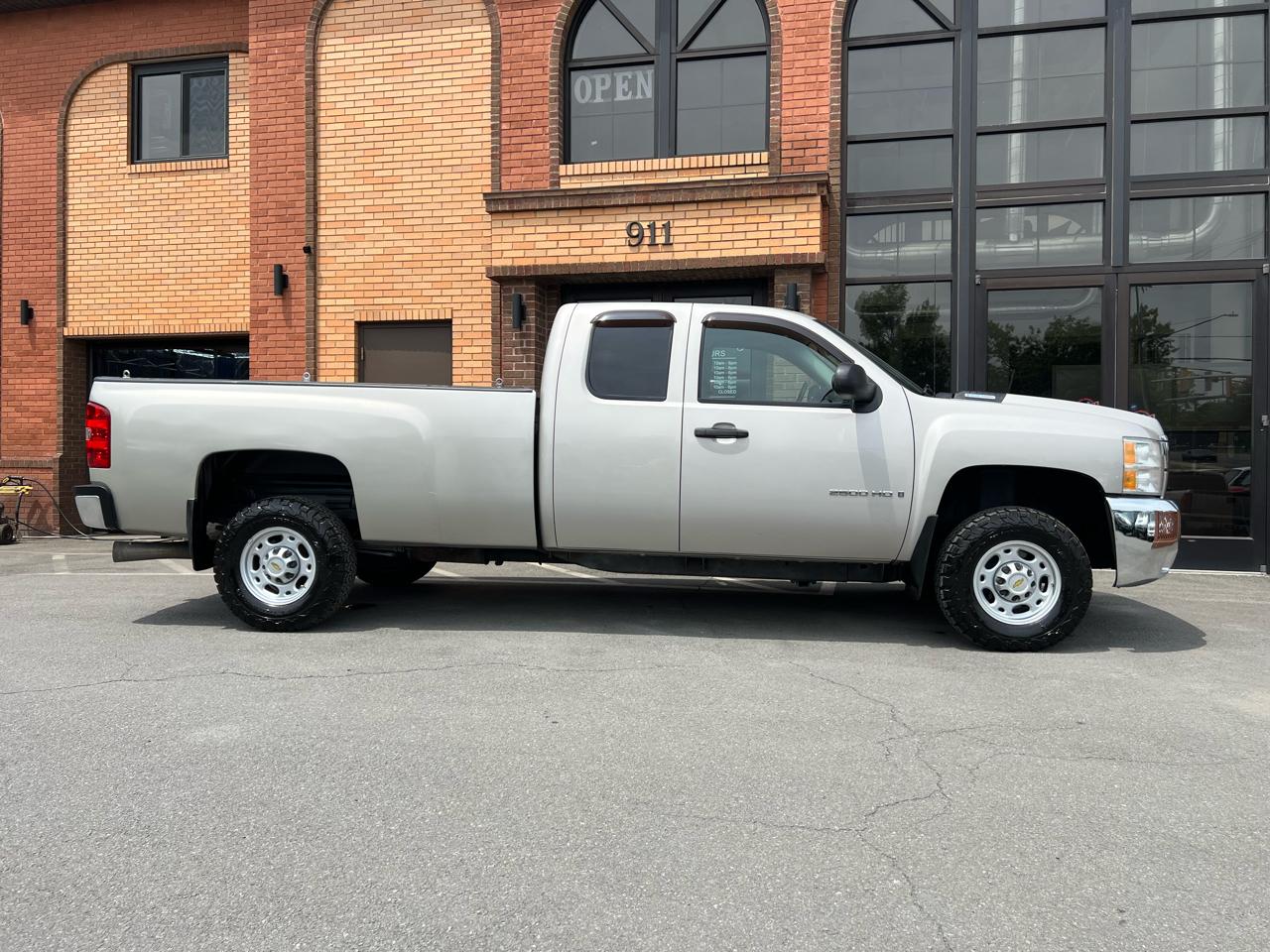 Chevrolet Silverado 2500HD Work Truck Ext. Cab Std. Box 4WD 2008