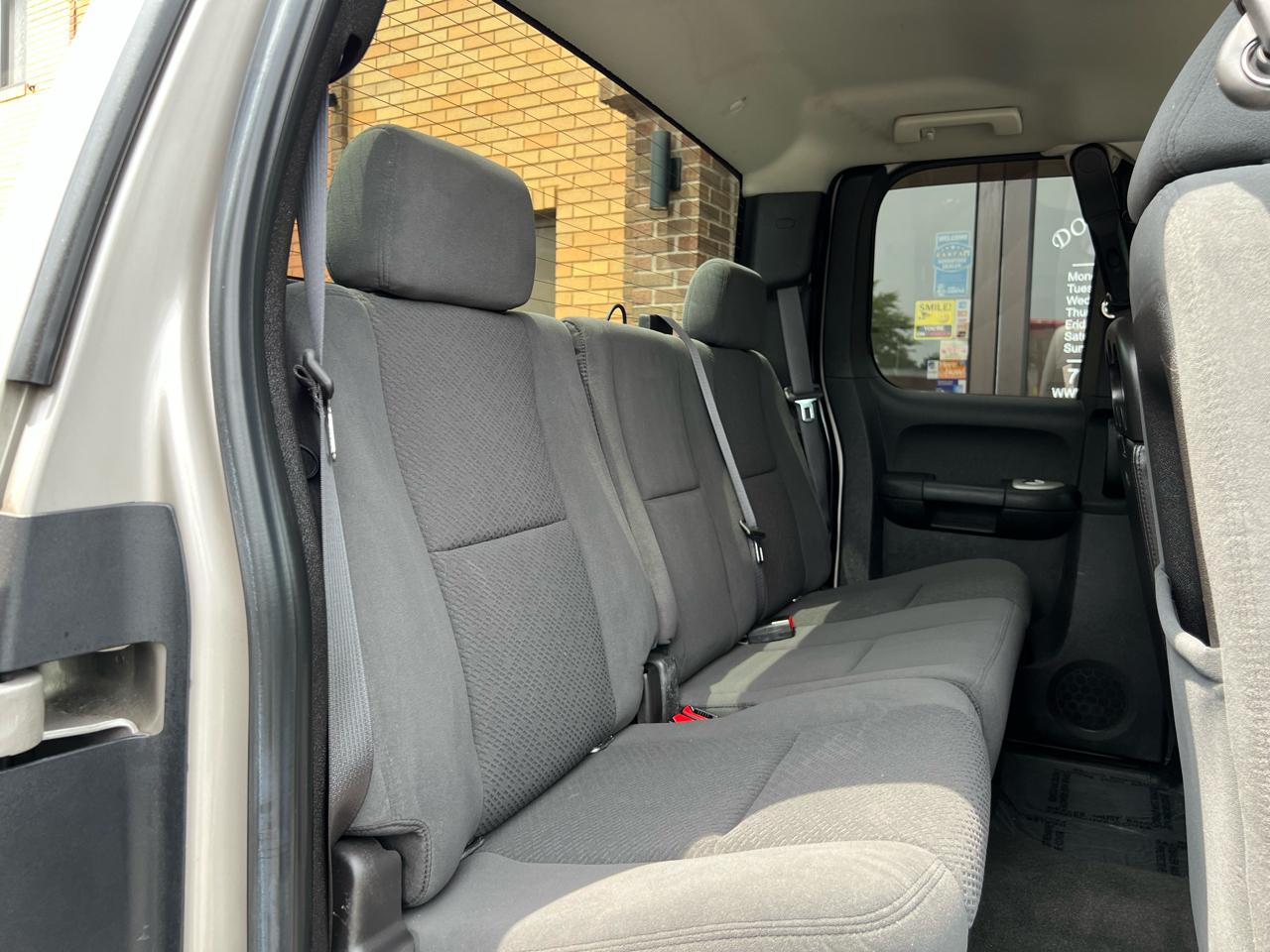 Chevrolet Silverado 2500HD Work Truck Ext. Cab Std. Box 4WD 2008