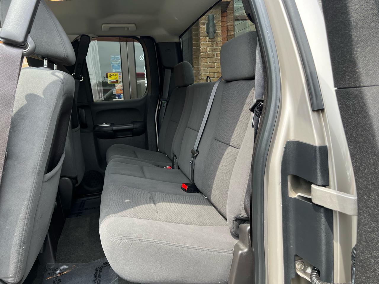 Chevrolet Silverado 2500HD Work Truck Ext. Cab Std. Box 4WD 2008