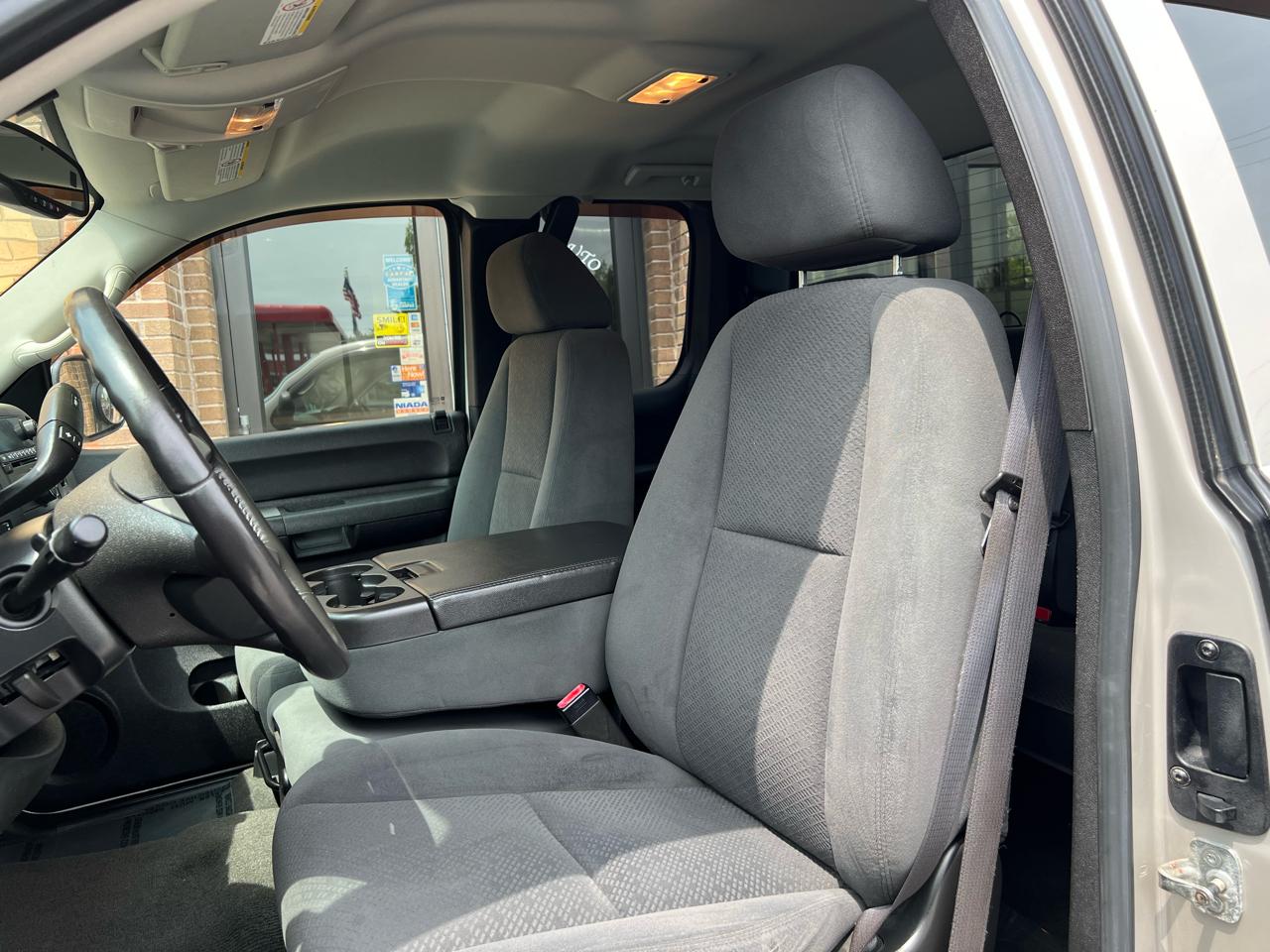 Chevrolet Silverado 2500HD Work Truck Ext. Cab Std. Box 4WD 2008