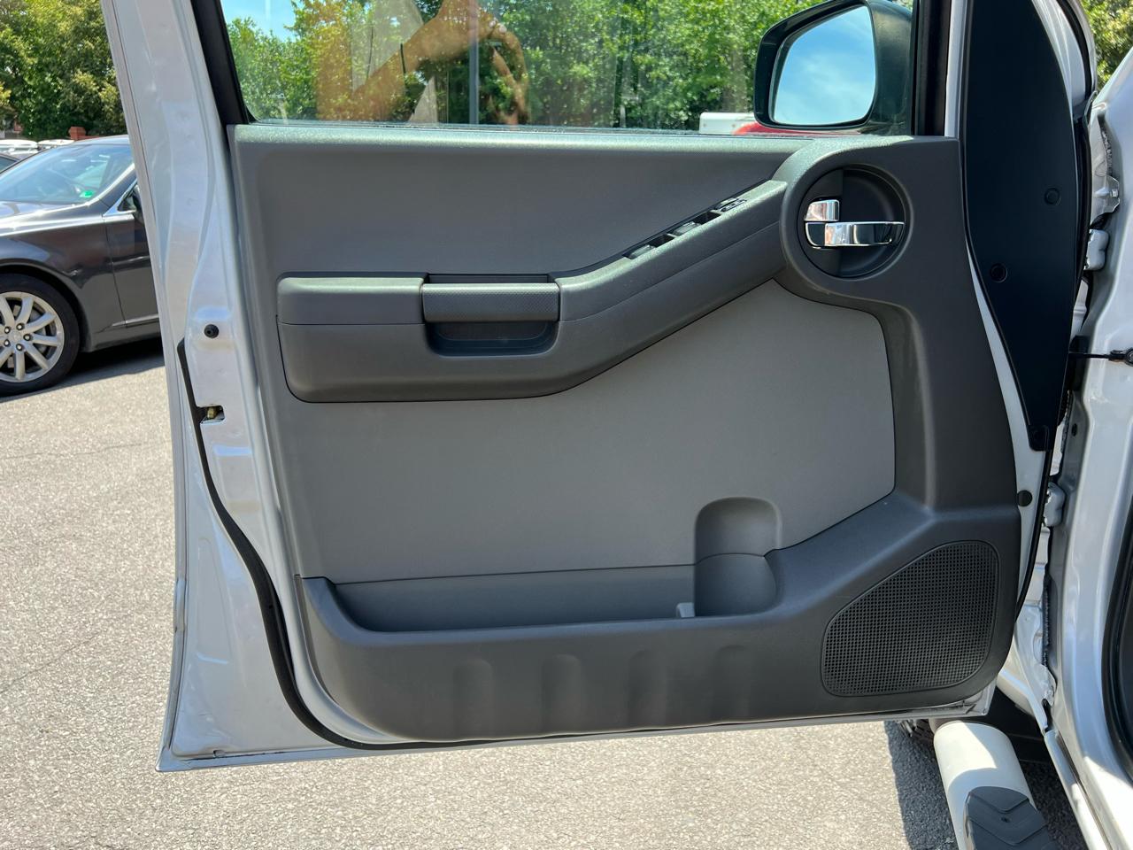 Nissan Xterra X 4WD 2011