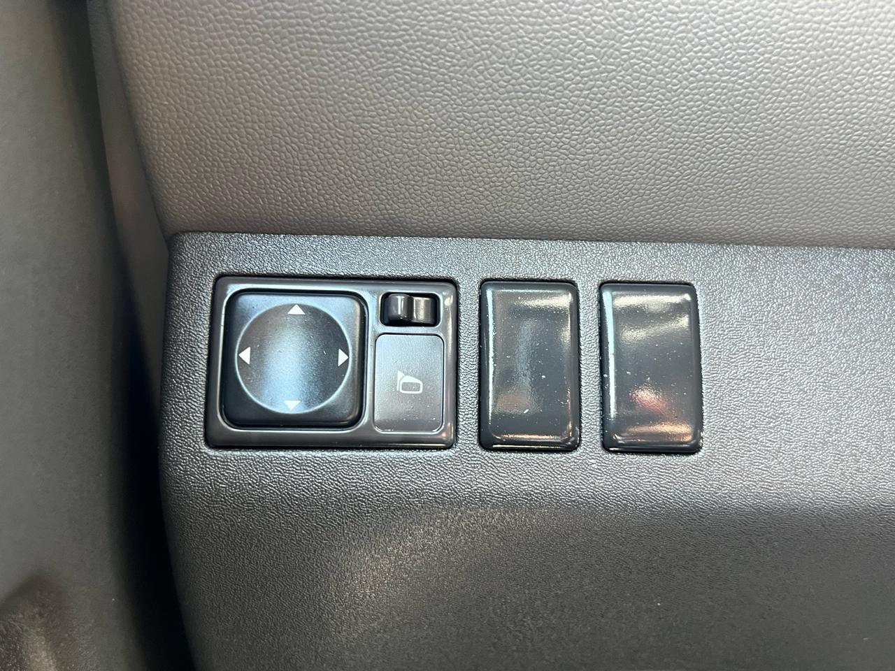 Nissan Xterra X 4WD 2011