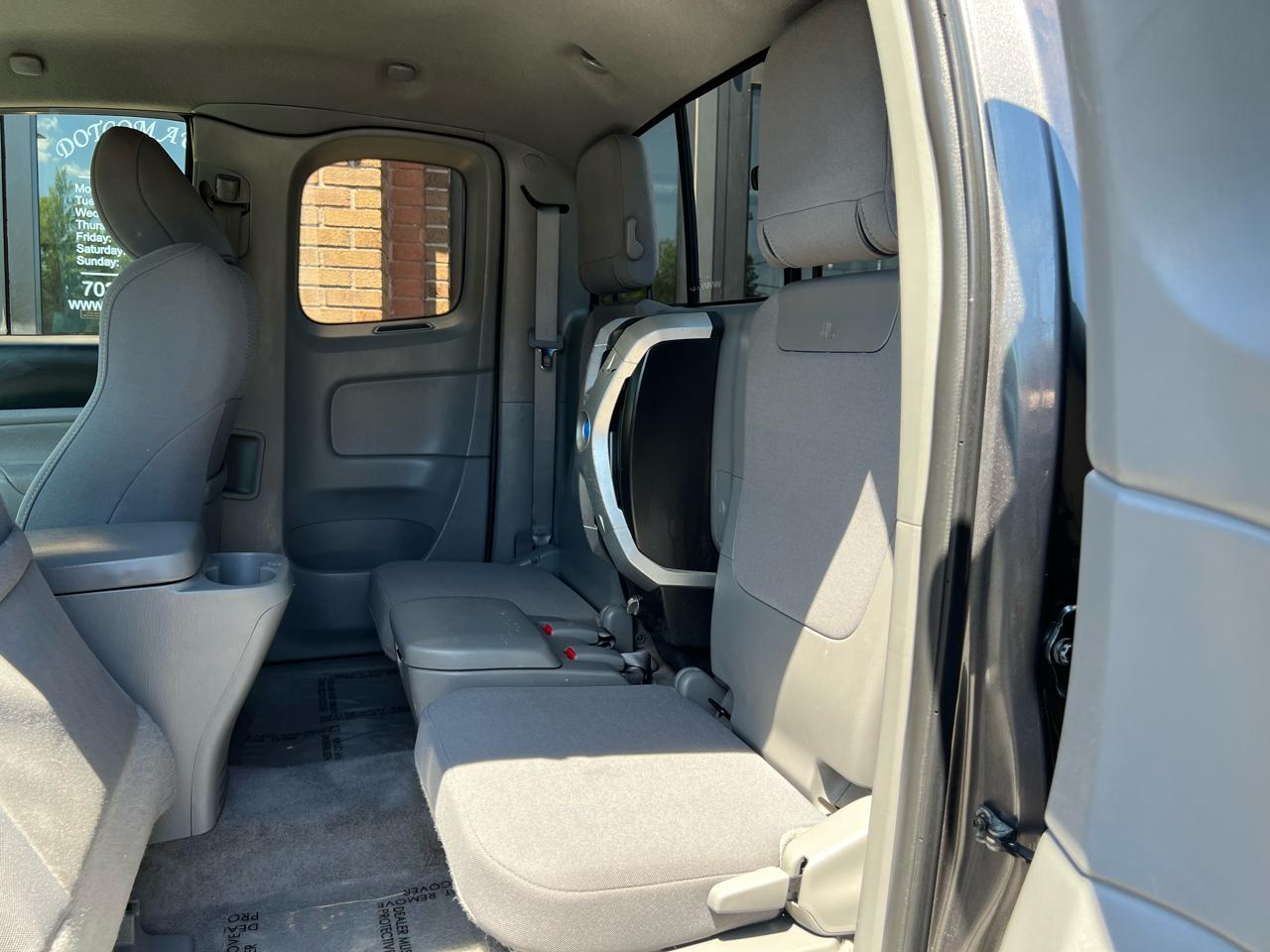 Toyota Tacoma Access Cab V6 4WD 2011