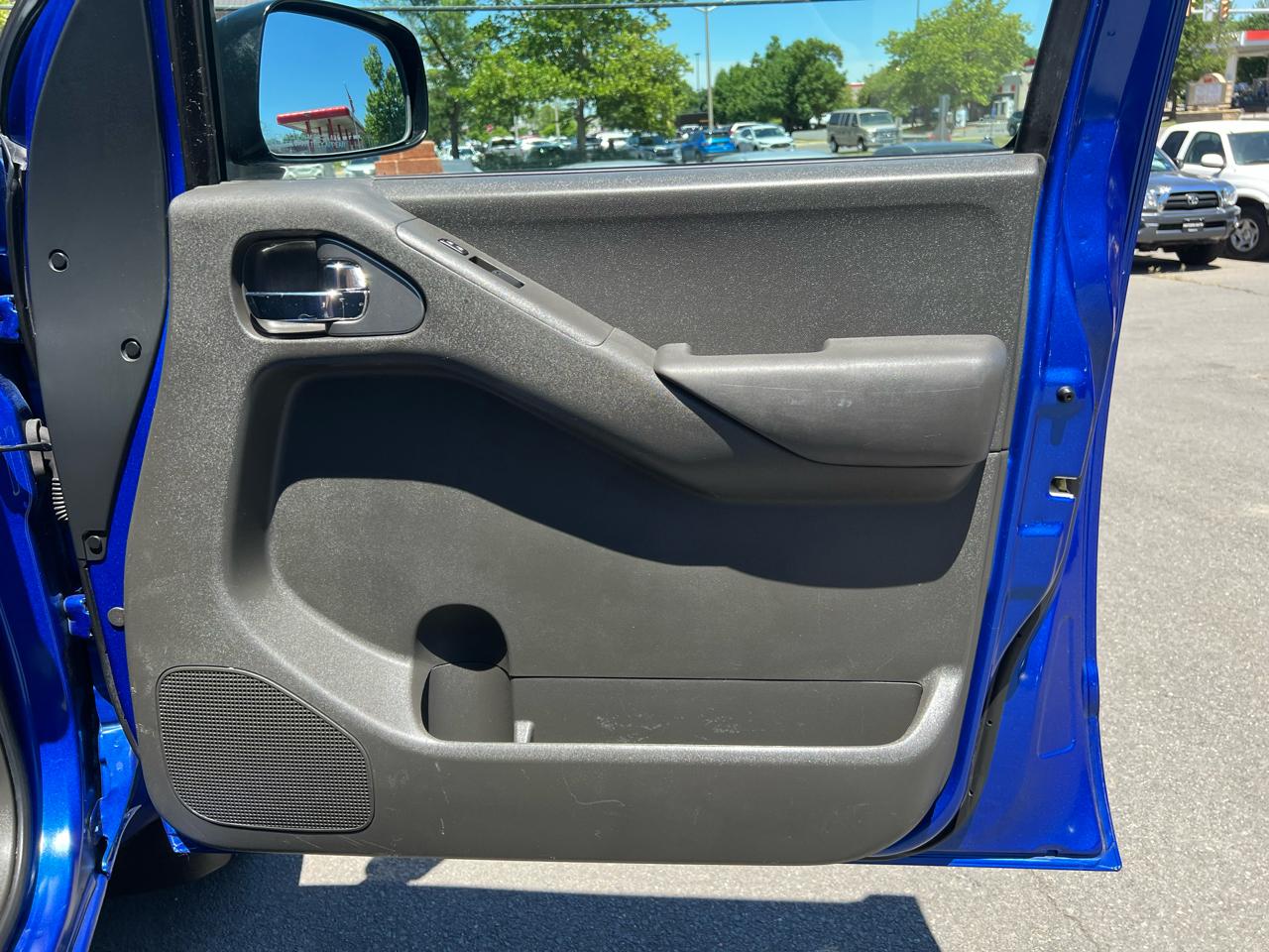 Nissan Frontier SV V6 King Cab 4WD 2012
