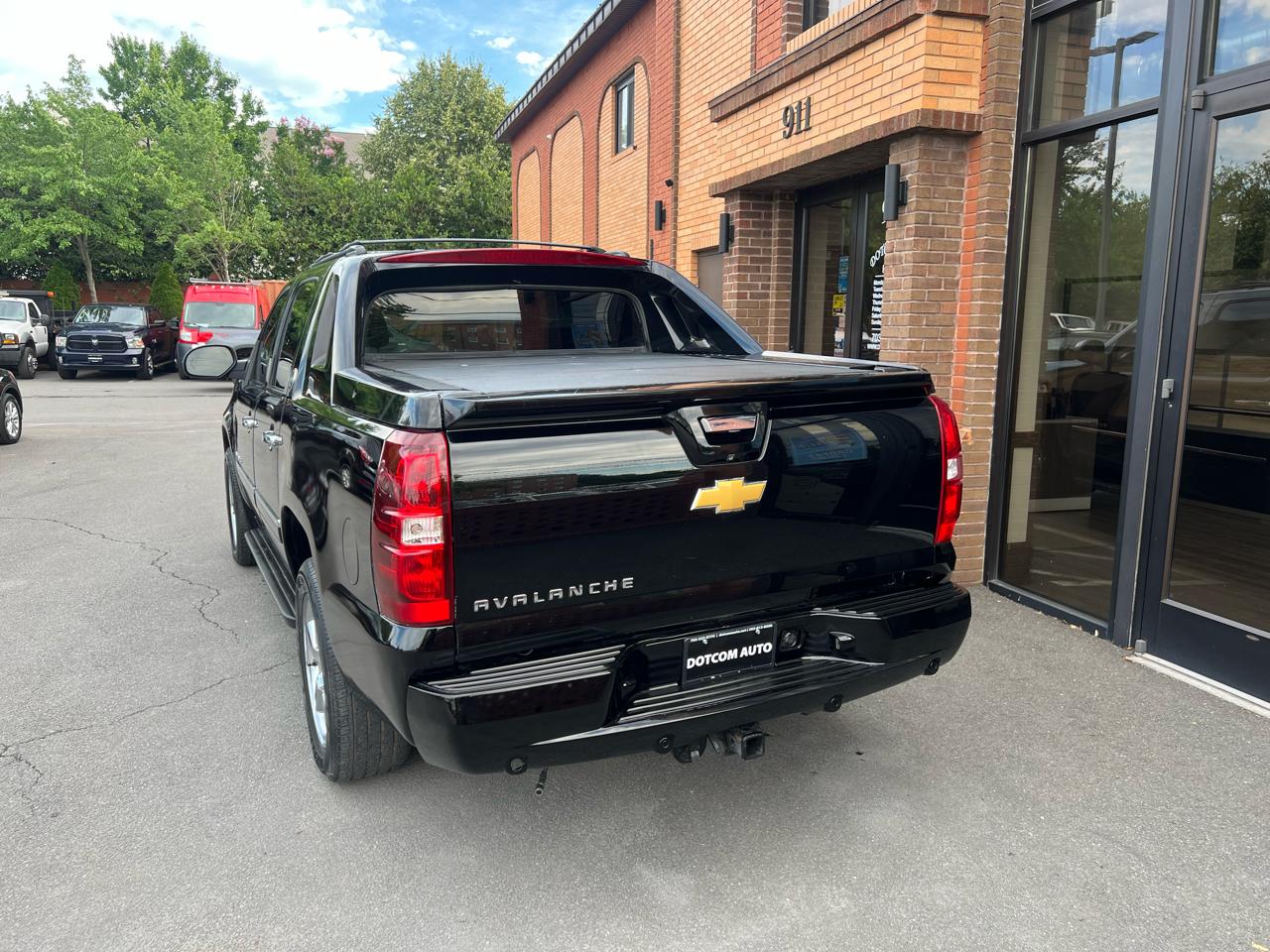 Chevrolet Avalanche LTZ 4WD 2013