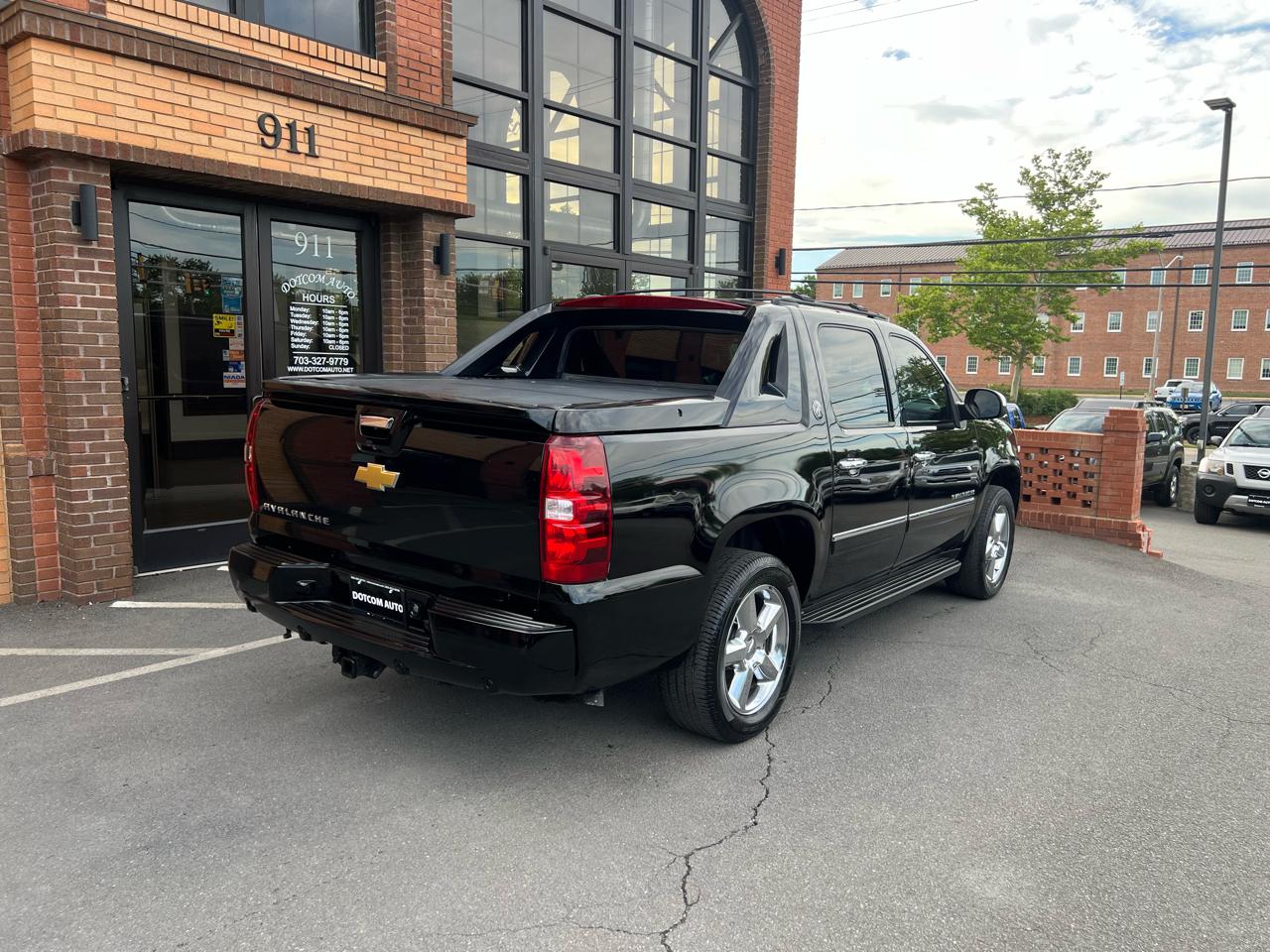 Chevrolet Avalanche LTZ 4WD 2013