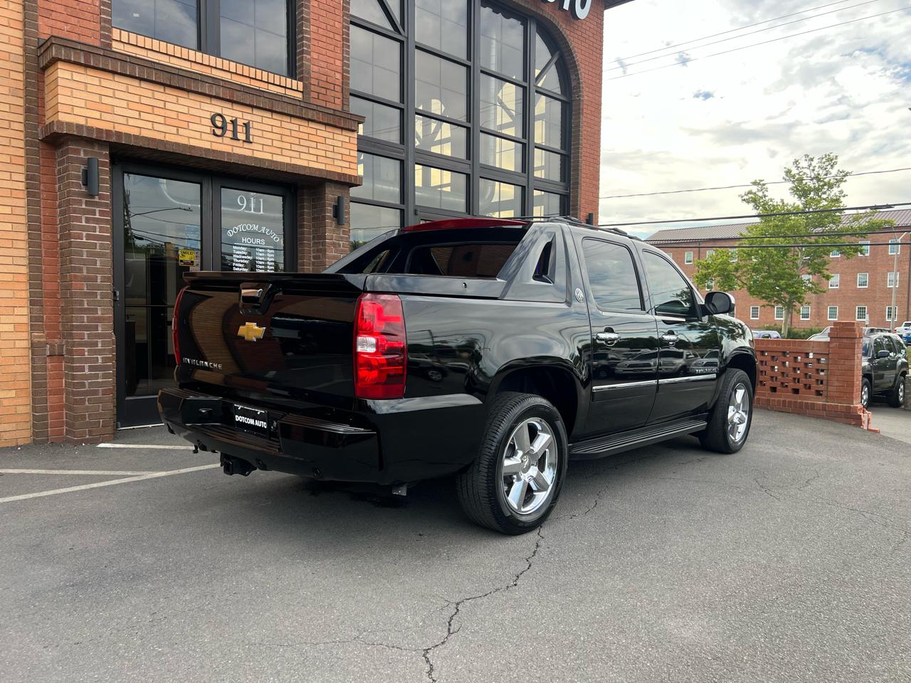 Chevrolet Avalanche LTZ 4WD 2013