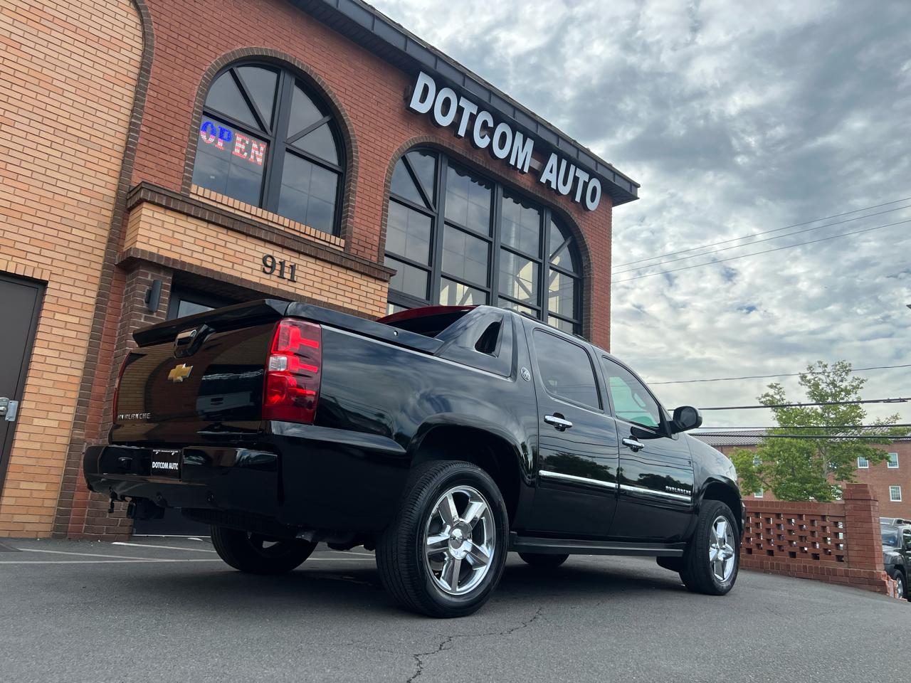 Chevrolet Avalanche LTZ 4WD 2013