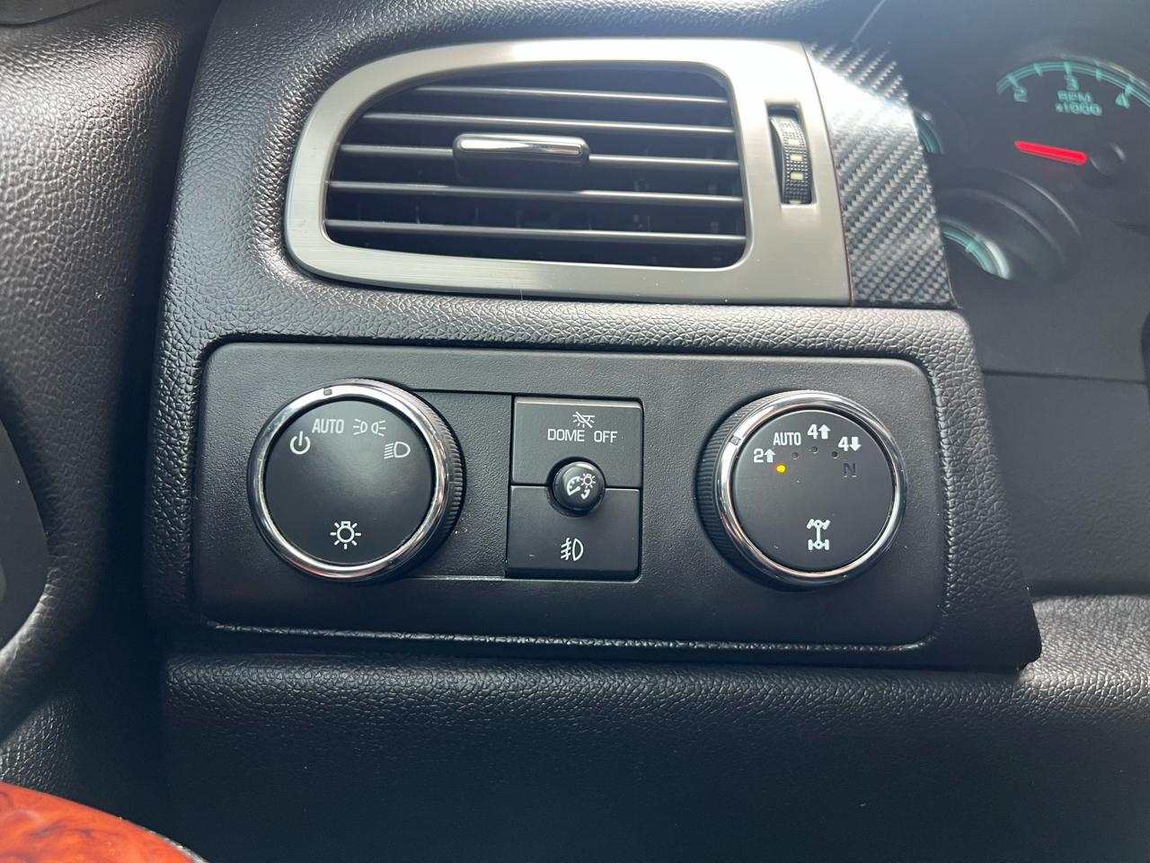 Chevrolet Avalanche LTZ 4WD 2013
