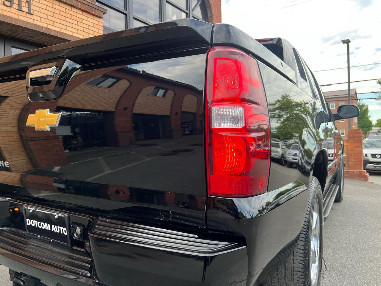 Chevrolet Avalanche LTZ 4WD 2013