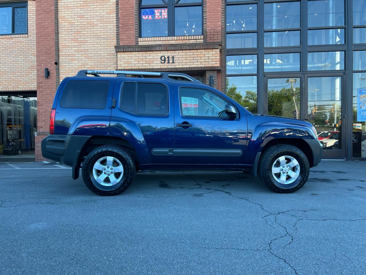 Nissan Xterra X 4WD 2010
