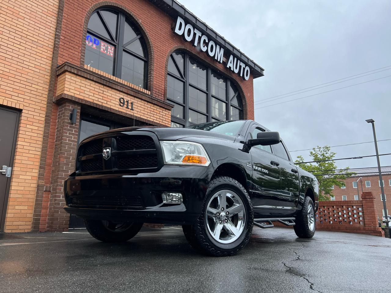 RAM 1500 ST Crew Cab 4WD 2012