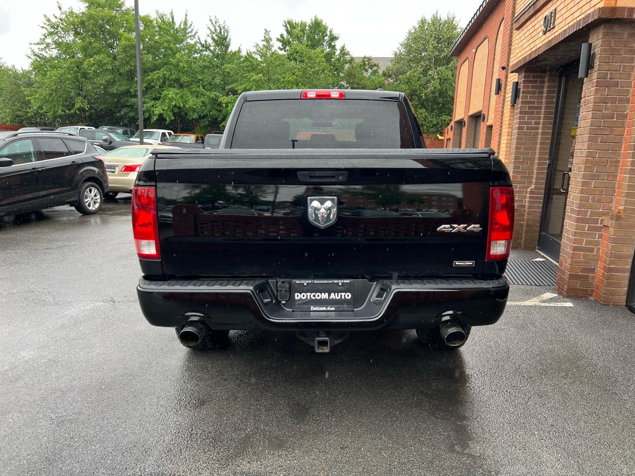 RAM 1500 ST Crew Cab 4WD 2012