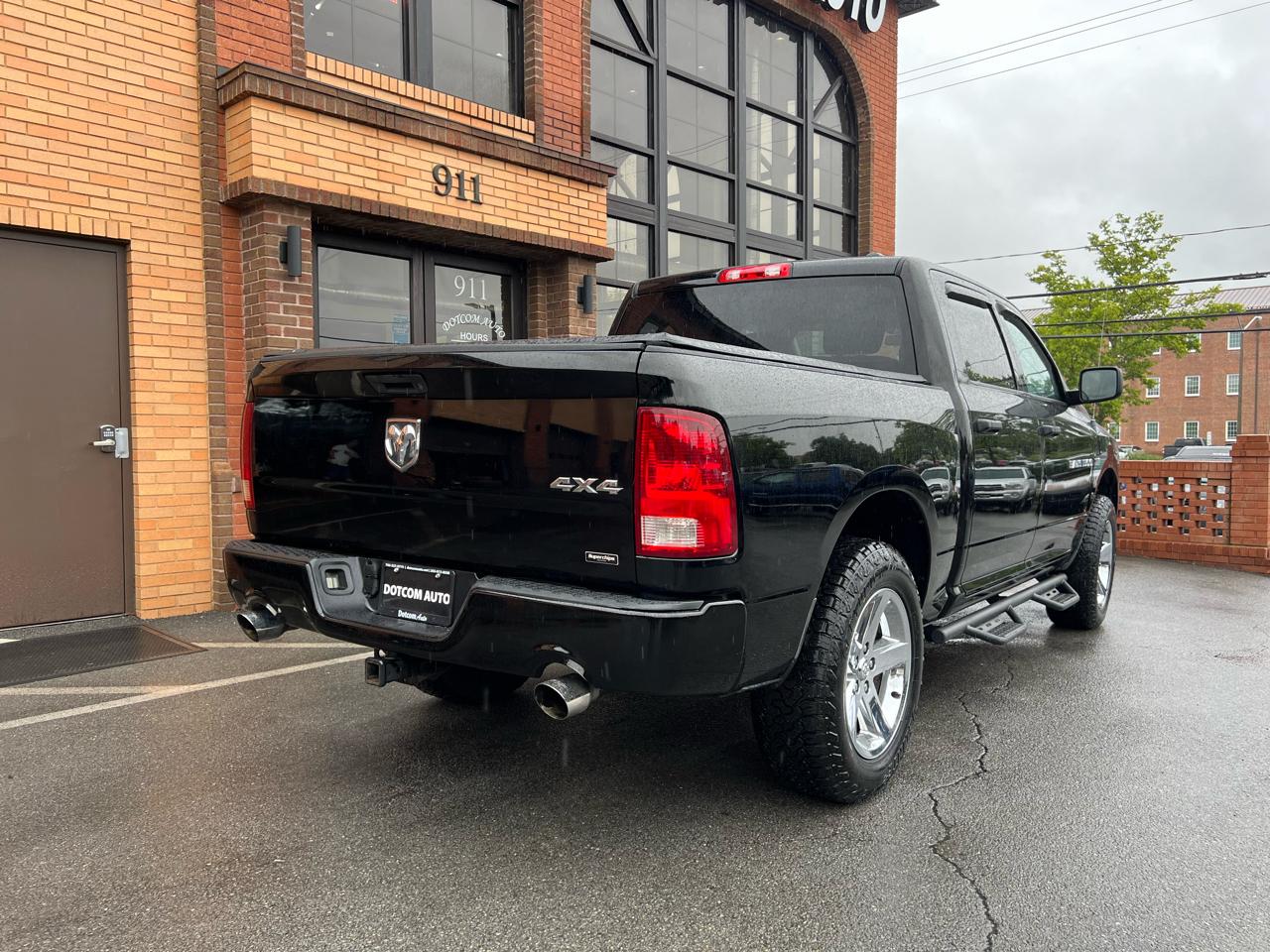 RAM 1500 ST Crew Cab 4WD 2012