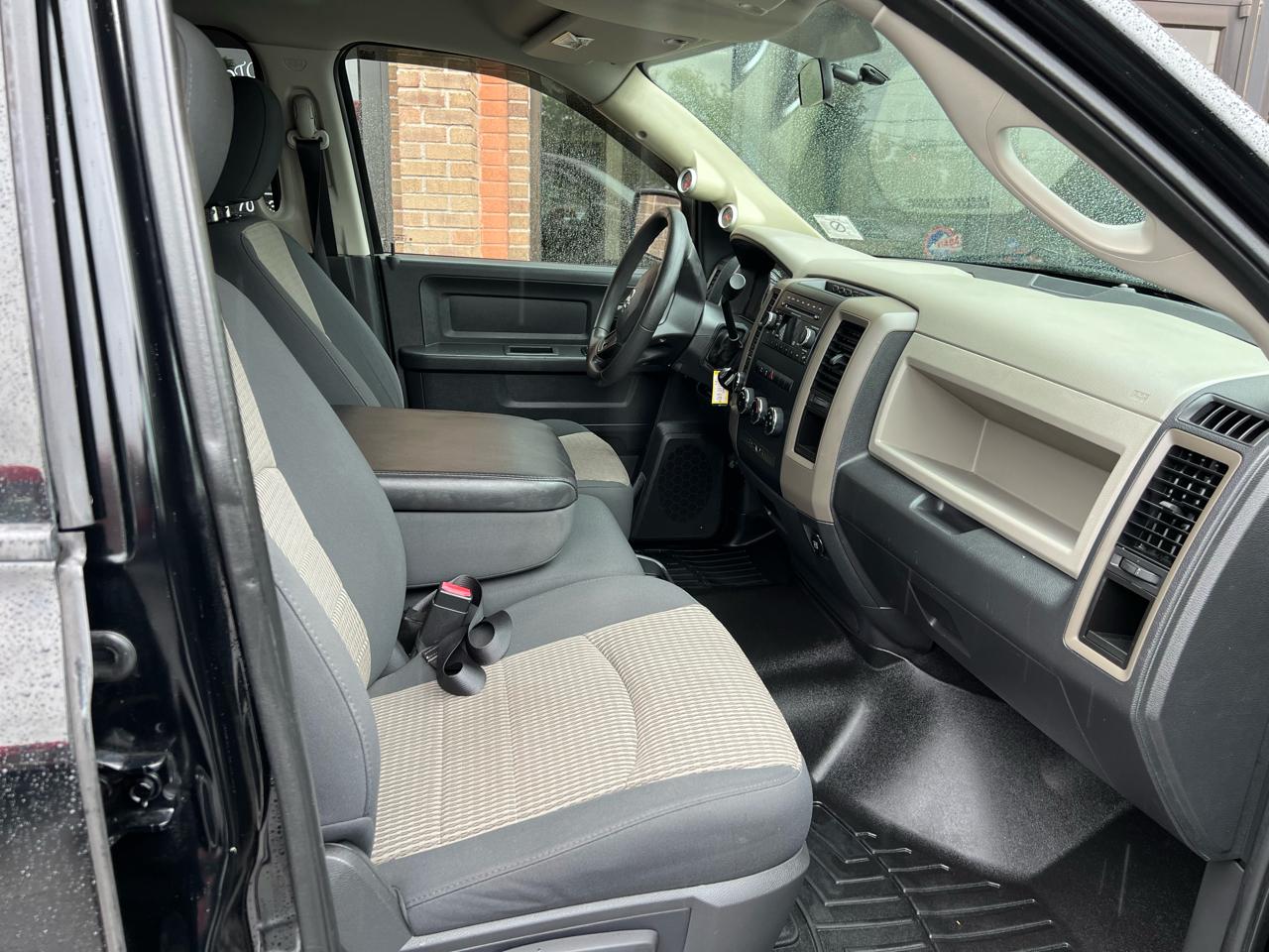 RAM 1500 ST Crew Cab 4WD 2012
