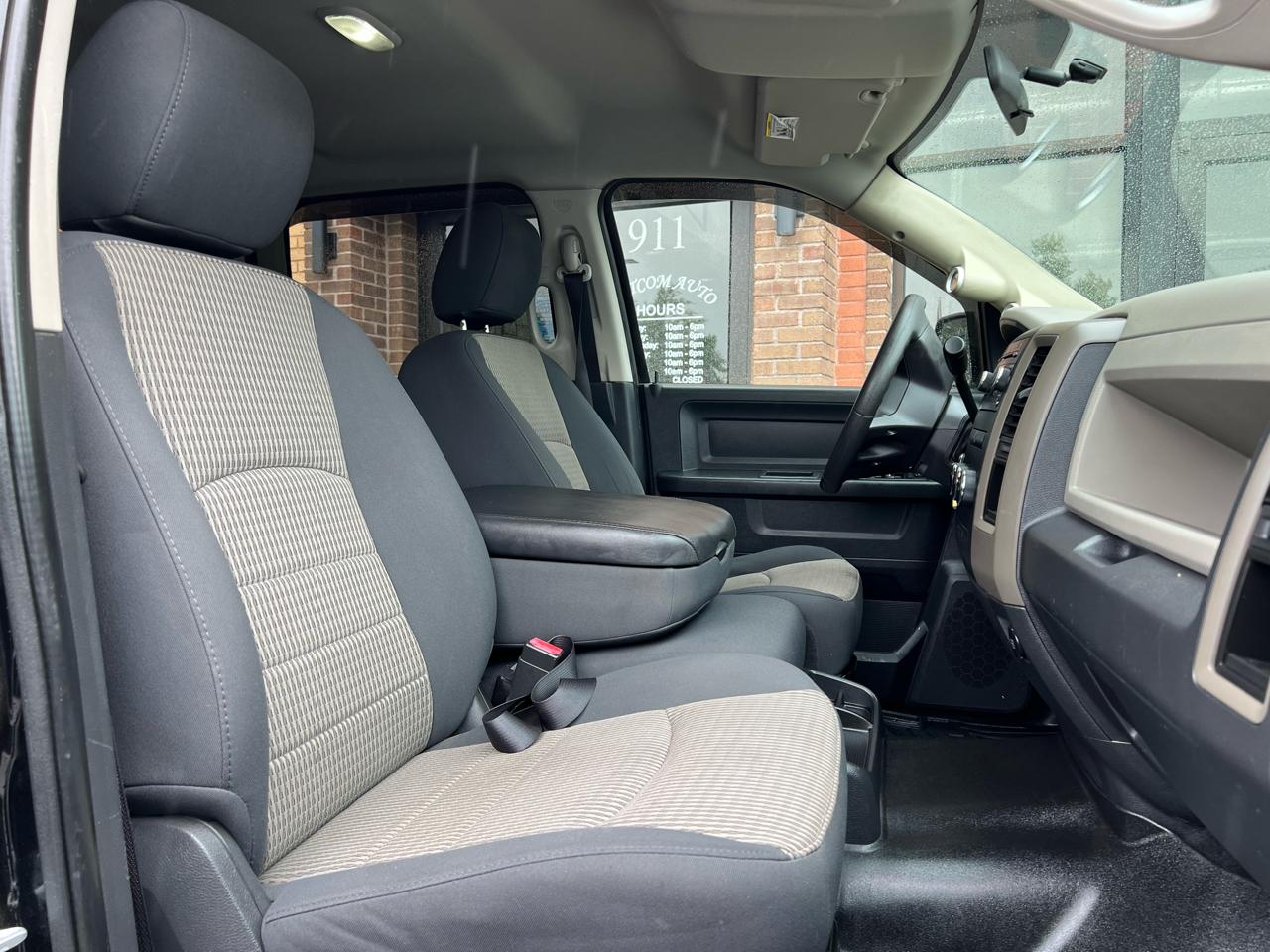RAM 1500 ST Crew Cab 4WD 2012