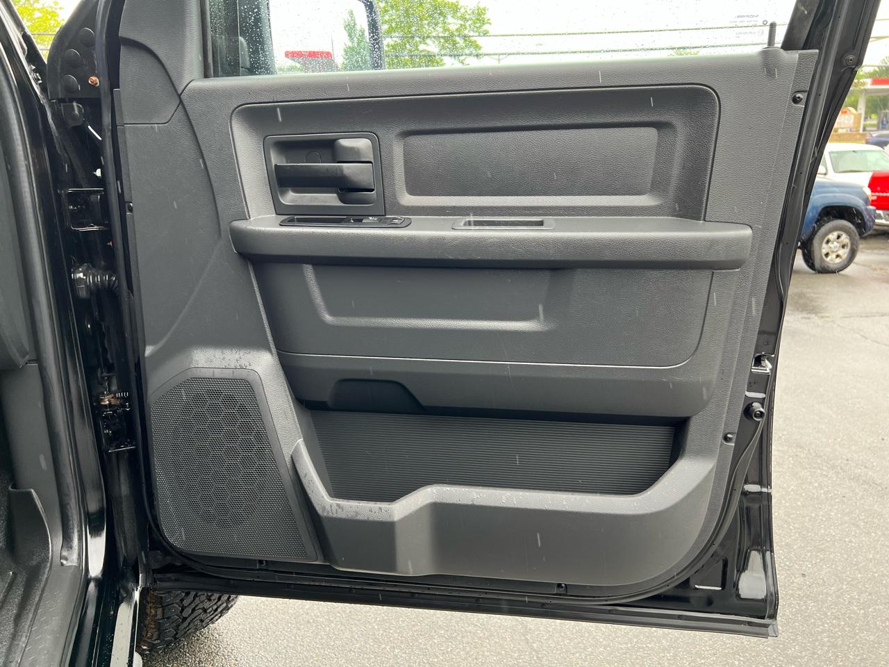 RAM 1500 ST Crew Cab 4WD 2012