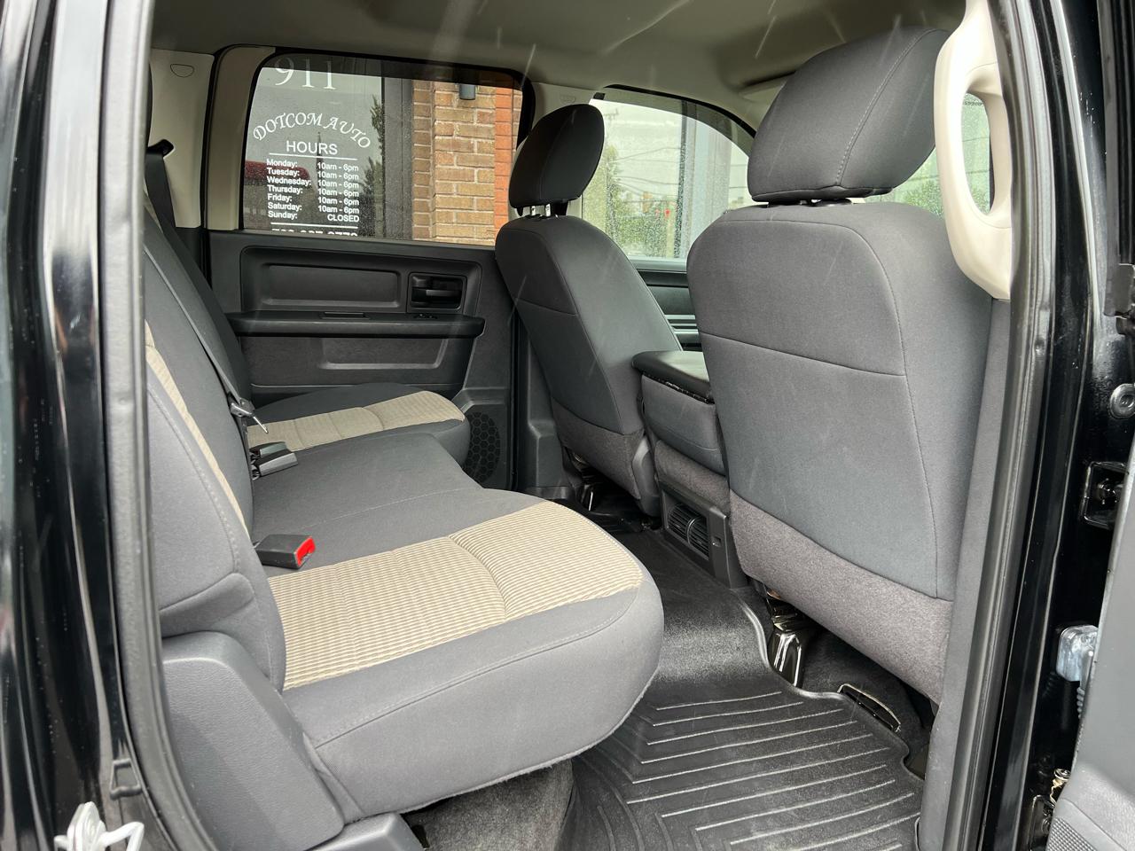 RAM 1500 ST Crew Cab 4WD 2012