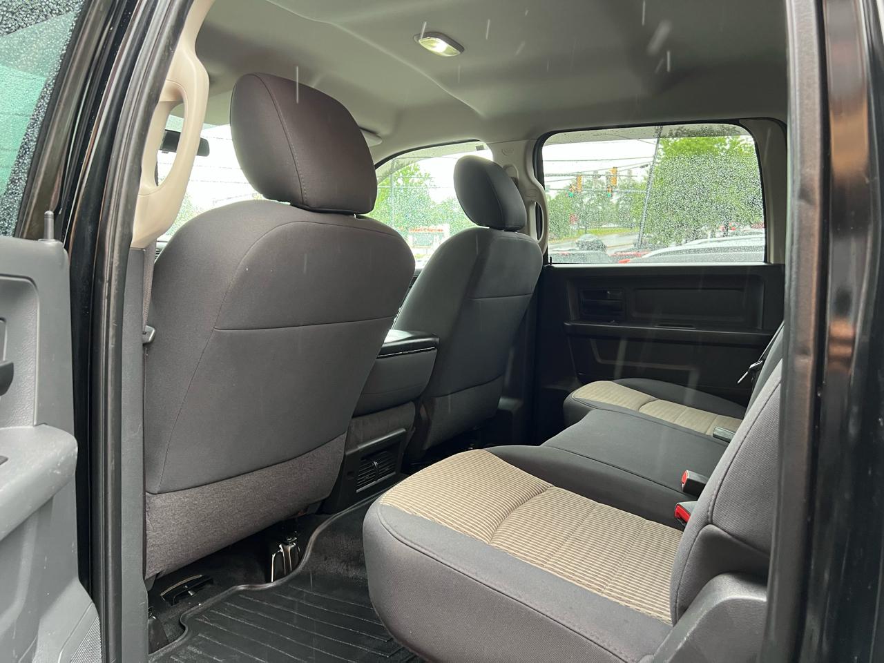 RAM 1500 ST Crew Cab 4WD 2012