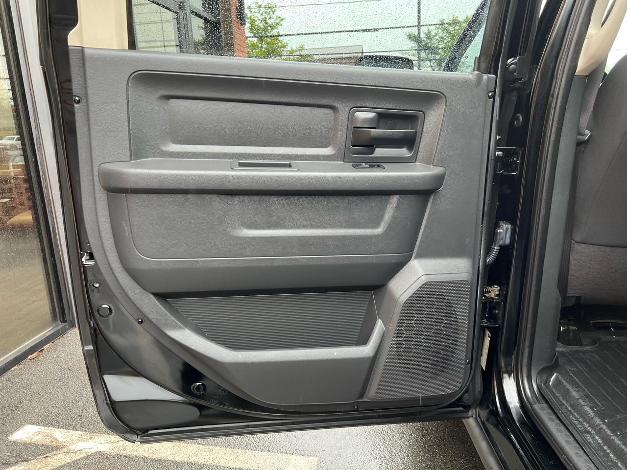 RAM 1500 ST Crew Cab 4WD 2012