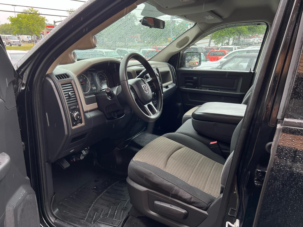 RAM 1500 ST Crew Cab 4WD 2012