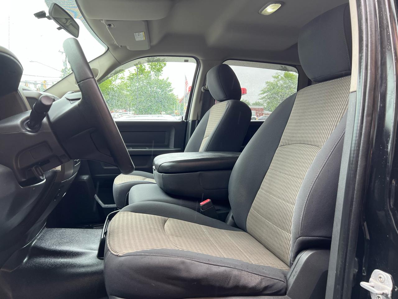 RAM 1500 ST Crew Cab 4WD 2012